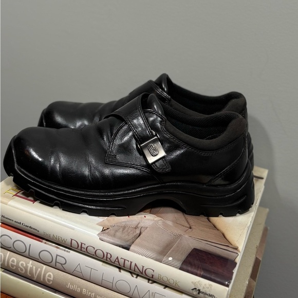 Teva Men’s Black Leather Loafers size 7 1/2 main image 8